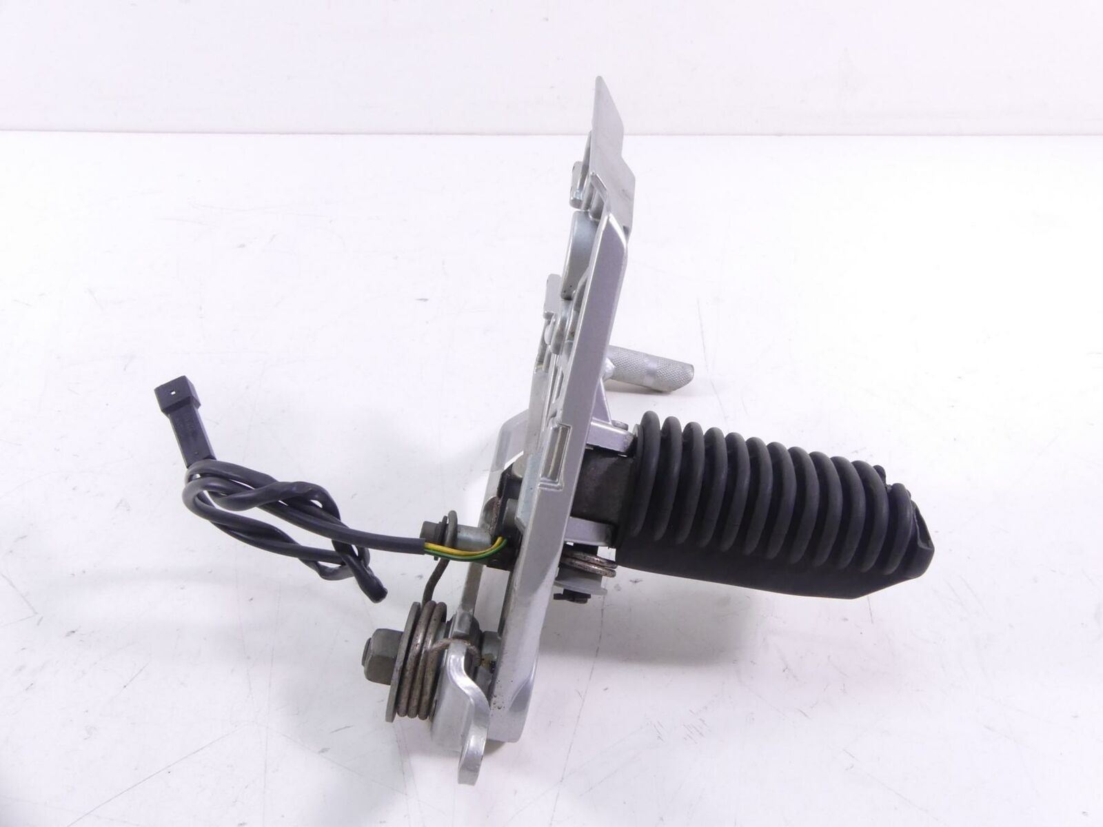 1995 BMW R1100RS 259S Right Front Foopeg & Brake Pedal 46712311640 {{ shop.shopifyCountryName }} - Mototech271