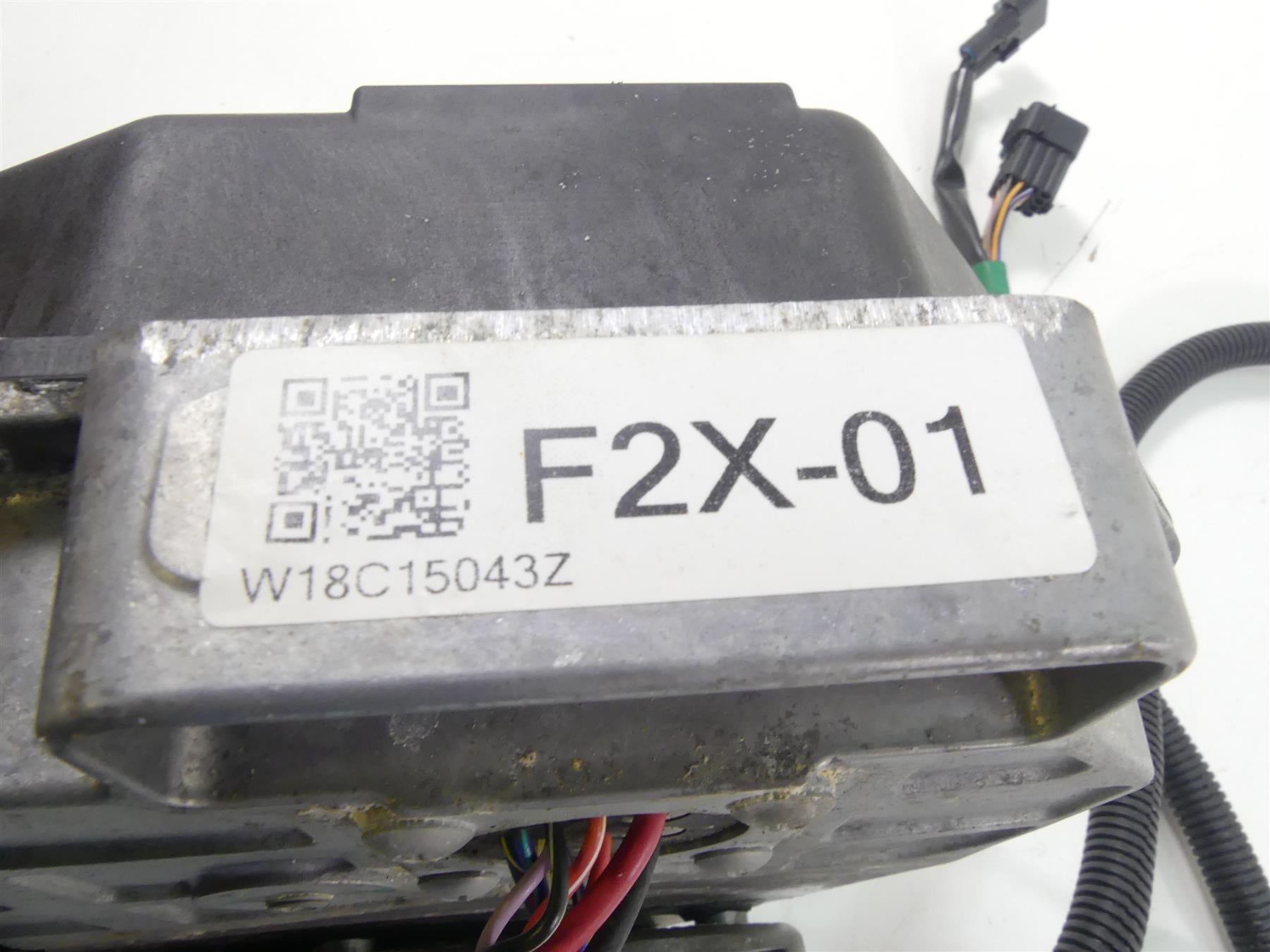 2018 Yamaha Waverunner VX 1800 Cruiser Trim Control Motor & Box F2X-6140B-05-00 {{ shop.shopifyCountryName }} - Mototech271