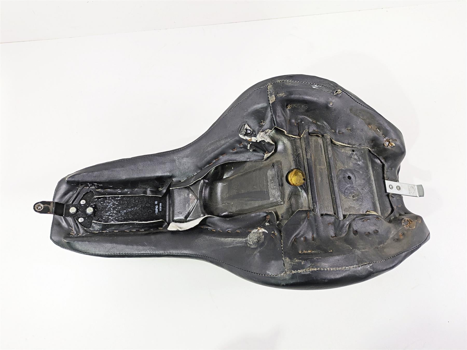 2004 Harley Softail FXSTDI Deuce Saddle Seat - Needs Cover 92028-07 {{ shop.shopifyCountryName }} - Mototech271