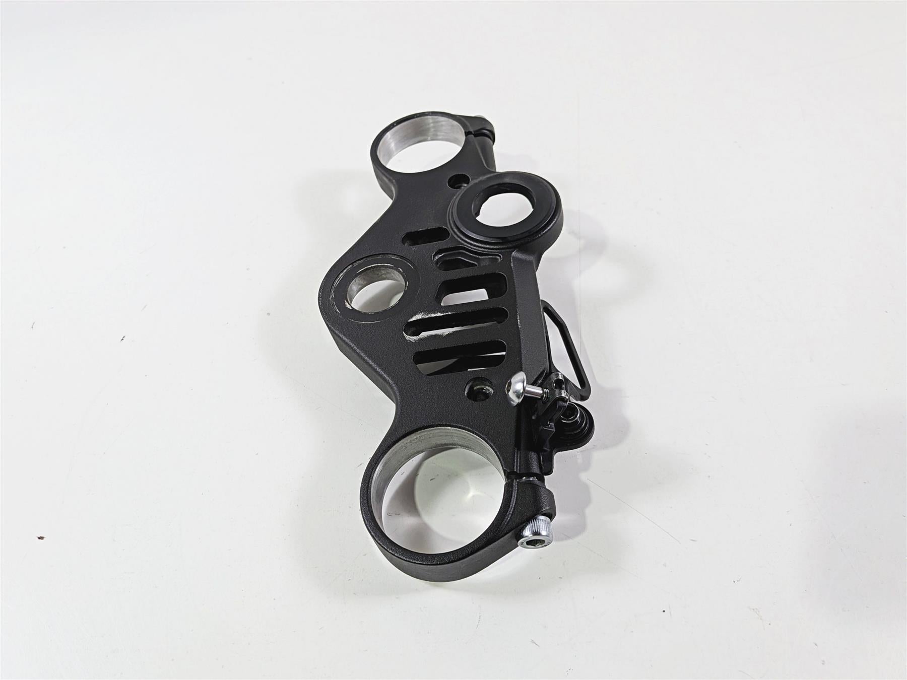 2022 Yamaha YZF R1 R1M RN65 Upper Triple Tree Steering Clamp 2CR-23435-01-00-Mototech271