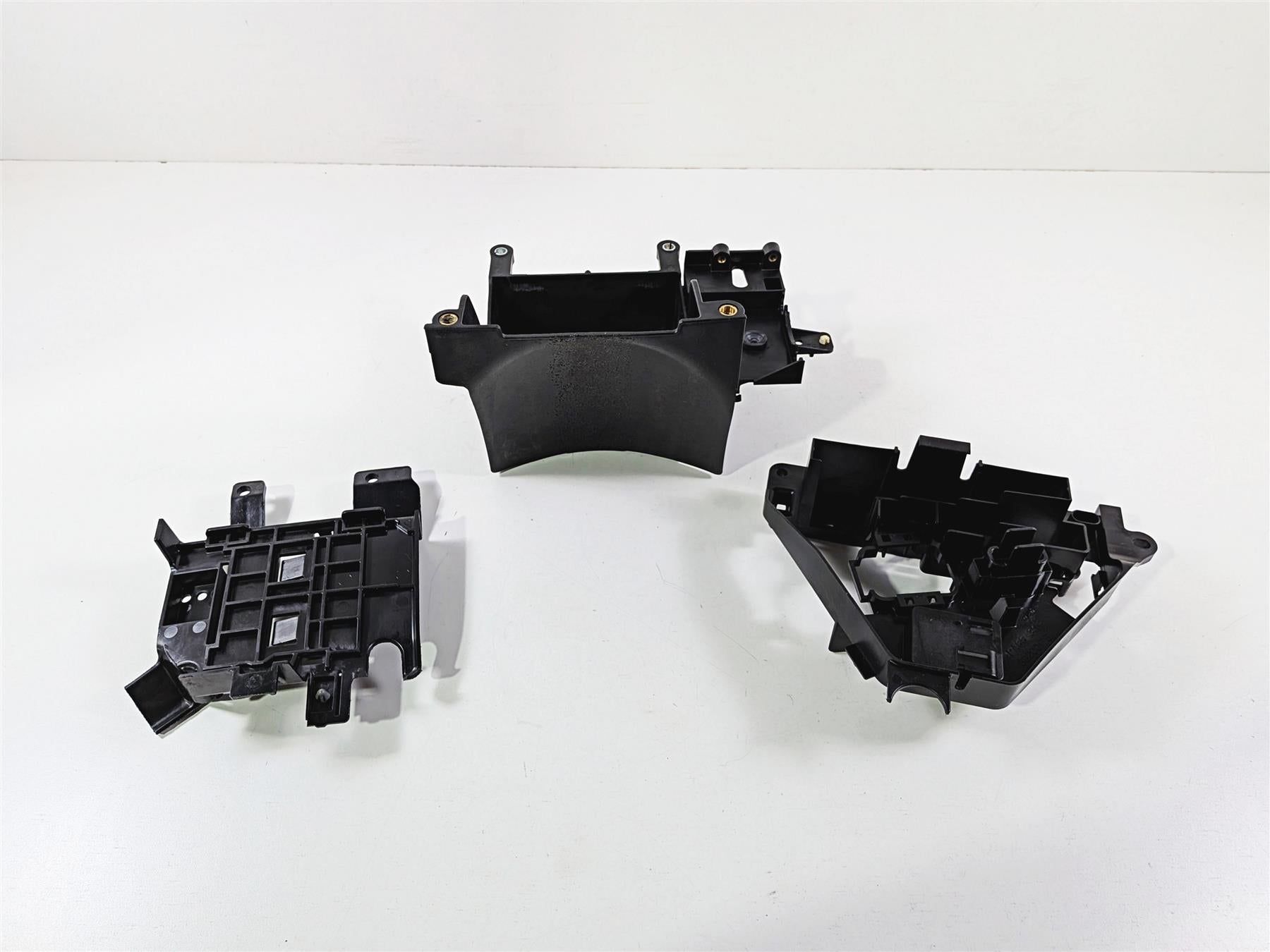 2014 Harley Touring FLHTK Electra Glide Battery & Ecm Holder - Read 66000010A-Mototech271