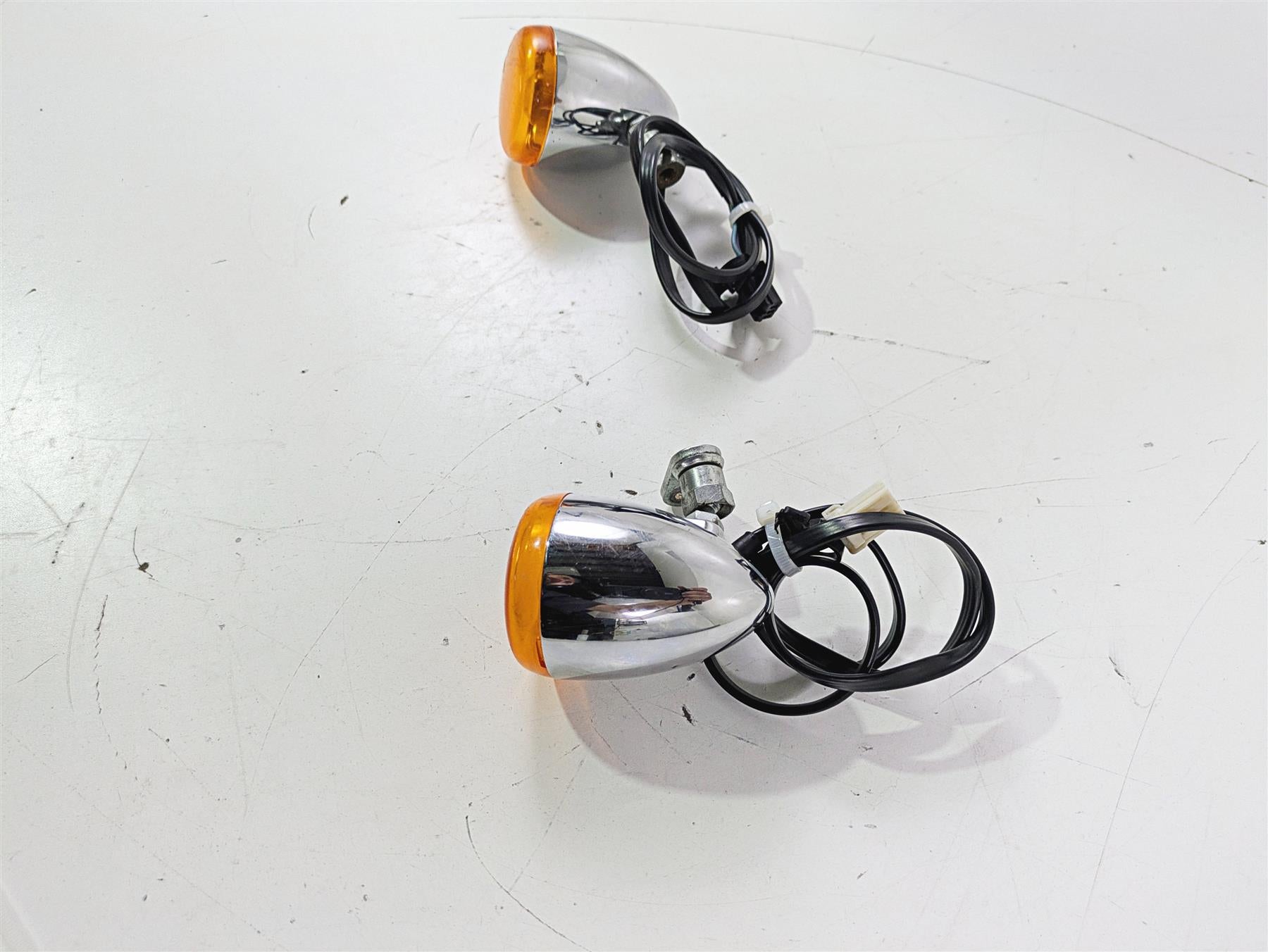 2011 Harley FXDC Dyna Super Glide Front Blinker Turn Signal Set 68972-00 {{ shop.shopifyCountryName }} - Mototech271