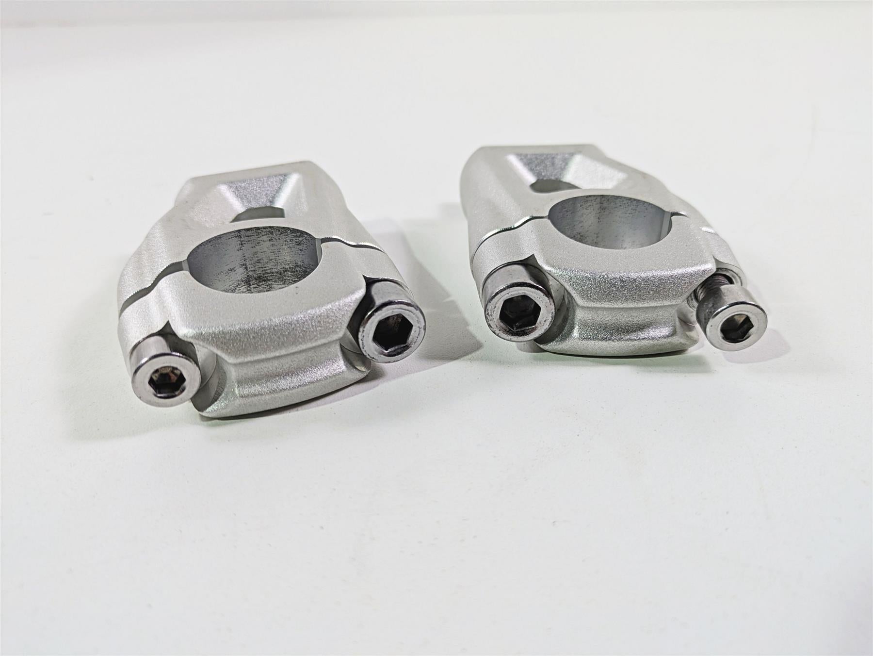 2024 Triumph Tiger 900 GT Handlebar Riser Holder Clamp Set T2040813 {{ shop.shopifyCountryName }} - Mototech271