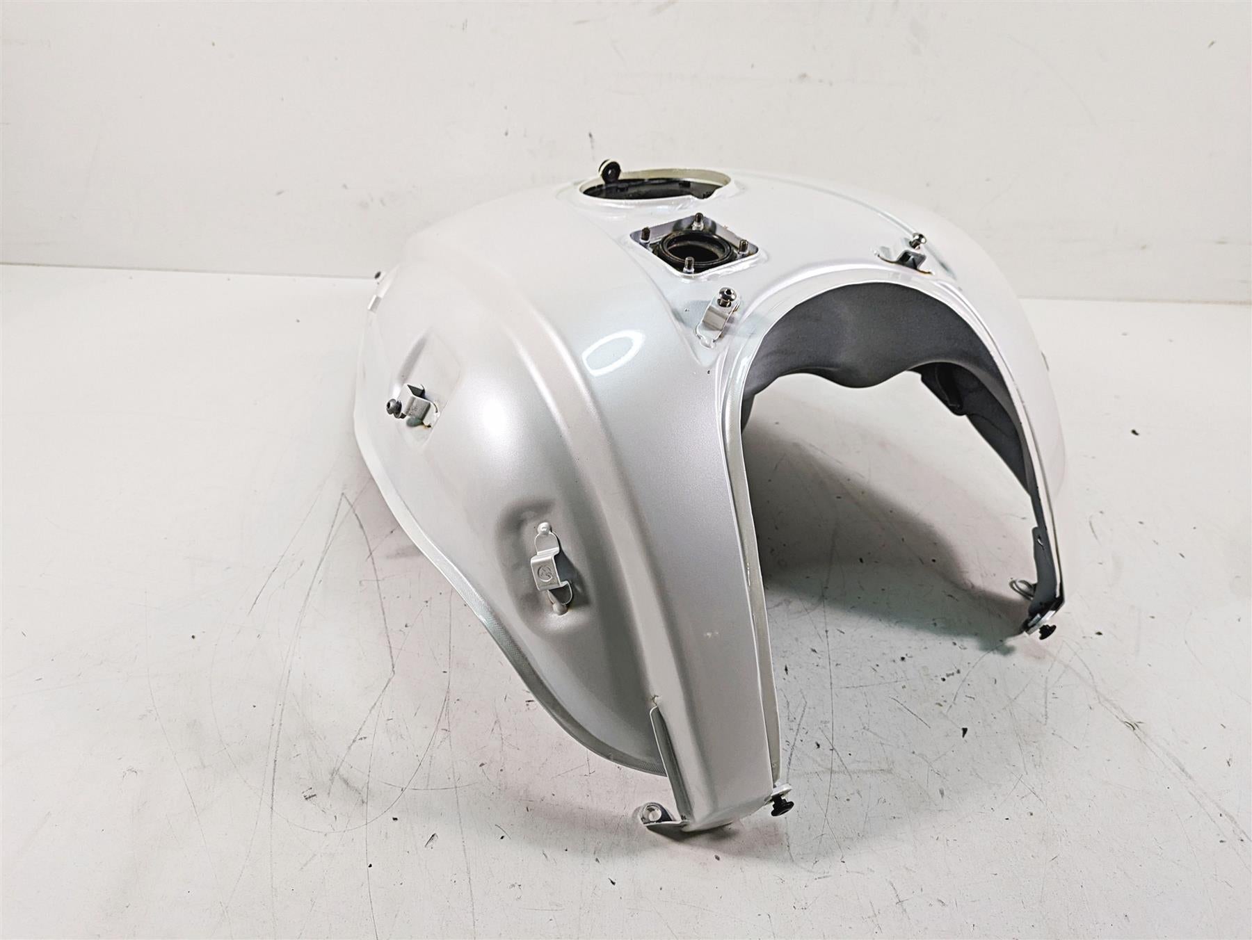 2014 Moto Guzzi California 1400 T Fuel Gas Petrol Tank - No Dent 2B000147 {{ shop.shopifyCountryName }} - Mototech271