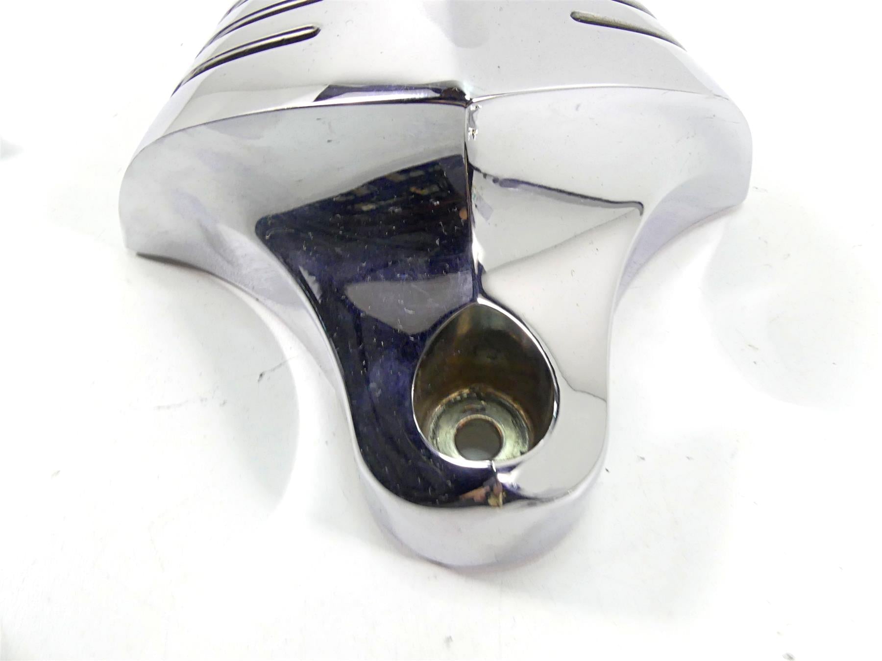 2007 Harley Touring FLHRSE CVO Road King Kuryakyn Chrome V Horn Cover 8128 {{ shop.shopifyCountryName }} - Mototech271