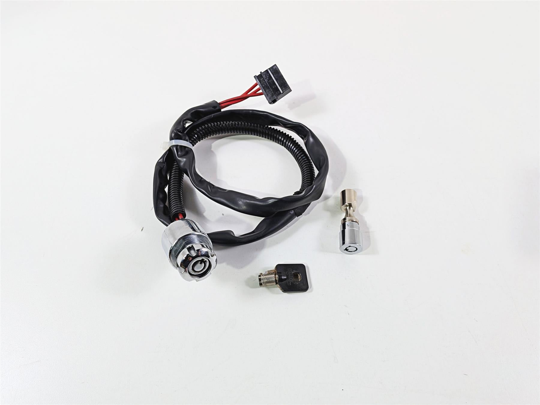 2009 Harley FXCWC Softail Rocker Ignition Switch Key Lock Set - Read 71792-08 {{ shop.shopifyCountryName }} - Mototech271