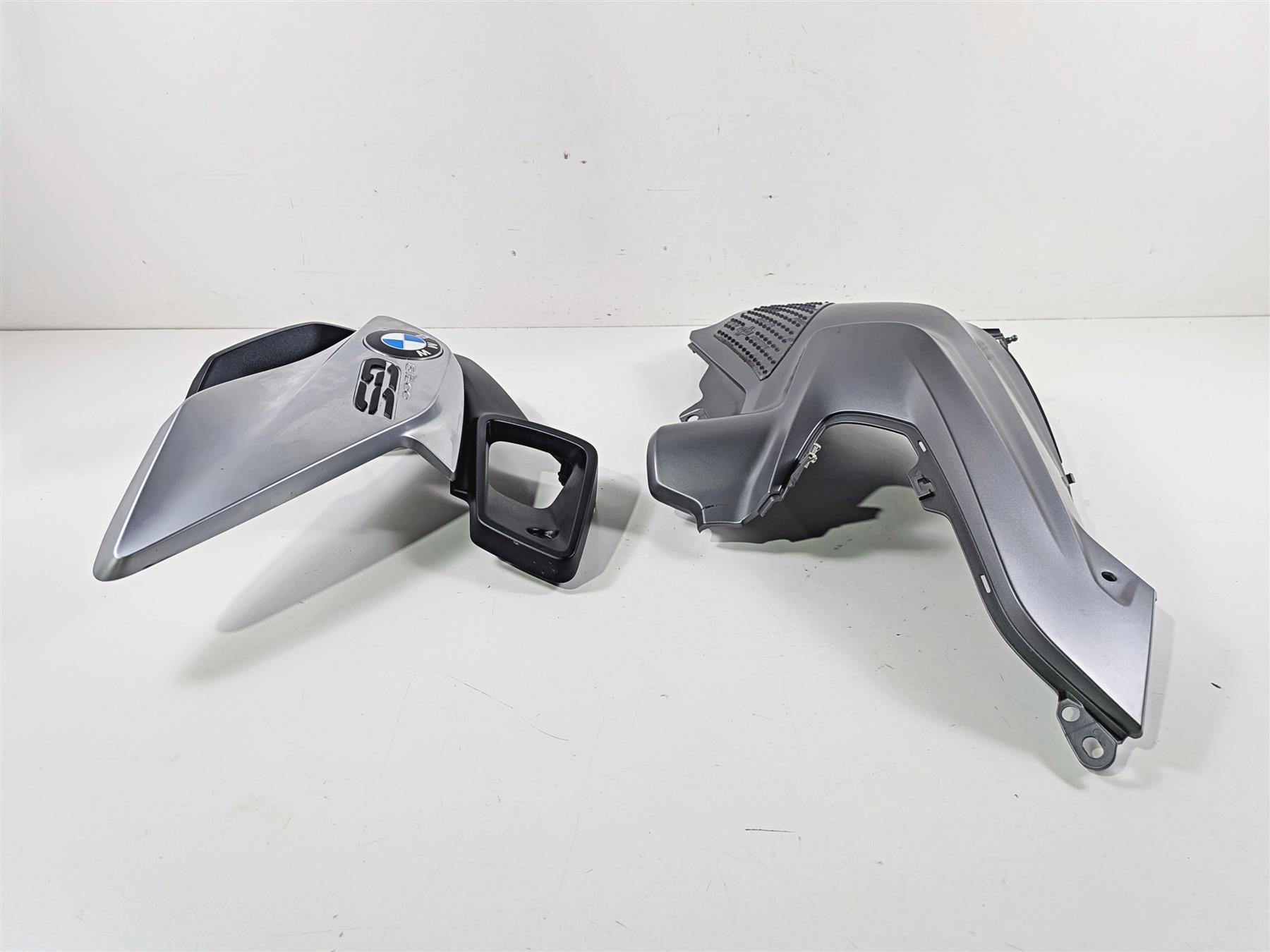 2016 BMW R1200 GS K50 Right Tank Side Main Fairing Emblem Set 46638533680 {{ shop.shopifyCountryName }} - Mototech271