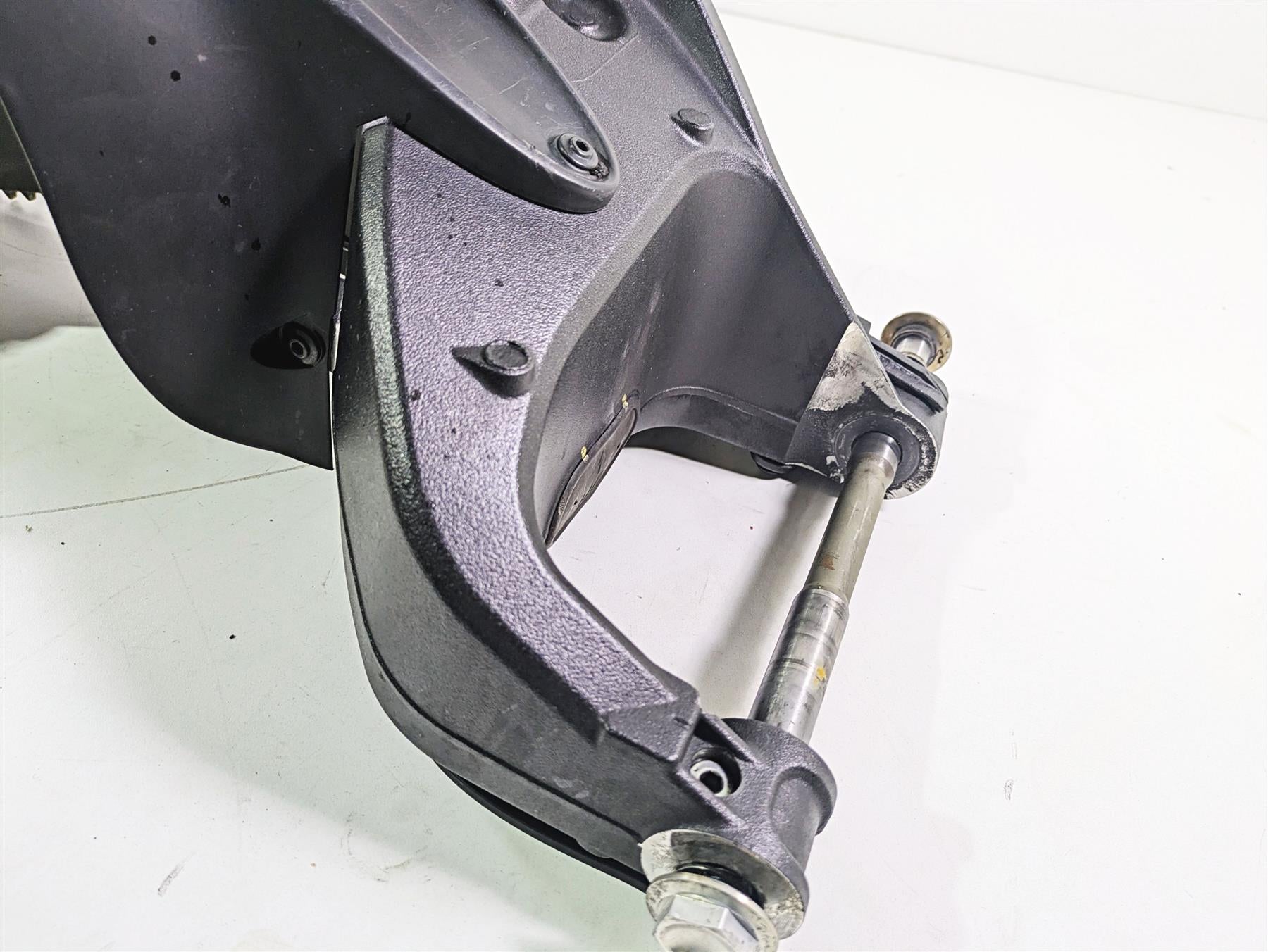 2015 Ducati Hypermotard 821 SP Rear Swingarm & Axle Set 819Z0011B 37010911B {{ shop.shopifyCountryName }} - Mototech271