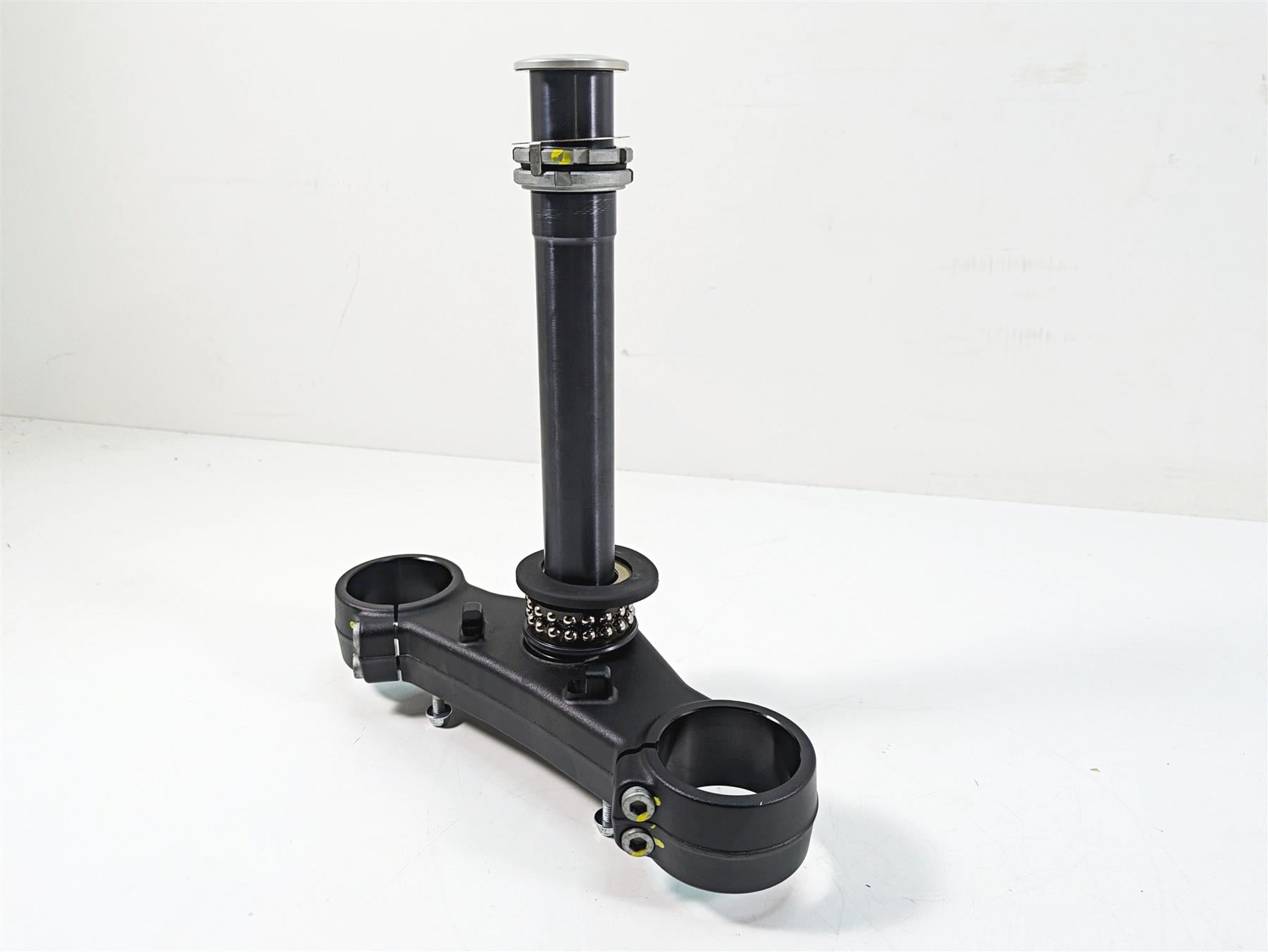 2020 Moto Guzzi V85 TT Adventure Lower Triple Tree Steering Clamp 2B004647 {{ shop.shopifyCountryName }} - Mototech271