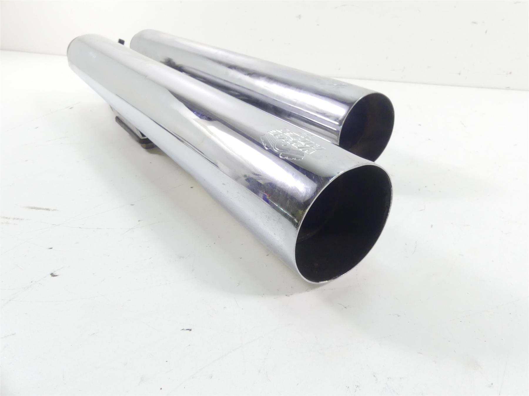 2016 Harley FLS Softail Slim Vance Hines Straightshots HS Slip-On Mufflers 16833 {{ shop.shopifyCountryName }} - Mototech271