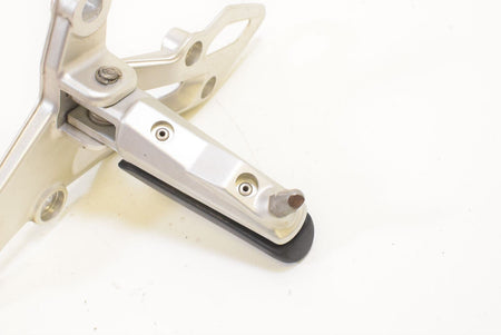 2016 BMW R1200R R1200 R K53 Right Rider Driver Footpeg Foot Peg 46718540797 {{ shop.shopifyCountryName }} - Mototech271