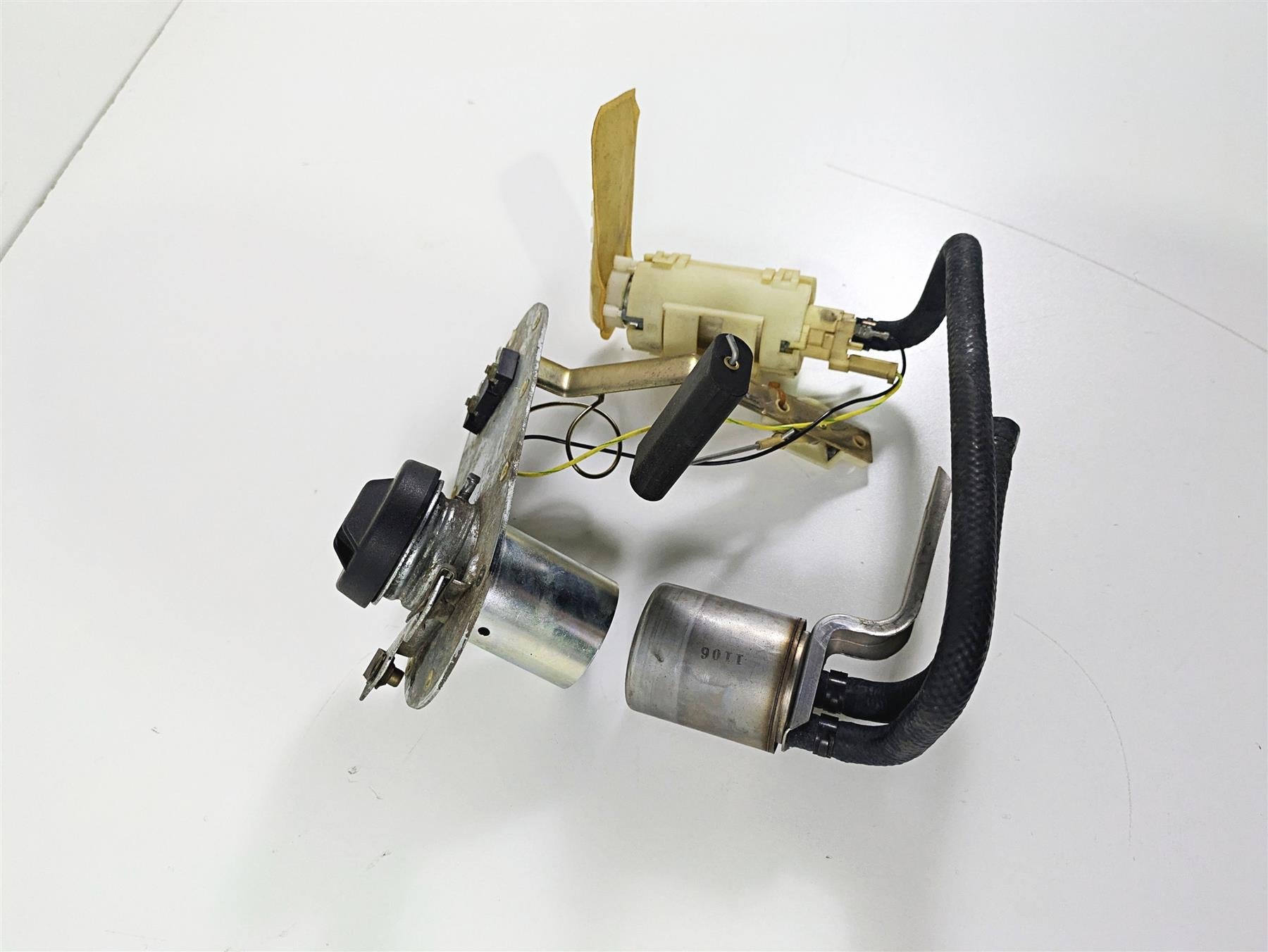 1996 Harley Touring FLHTCUI Electra Glide Fuel Gas Petrol Pump Set 75069-95 {{ shop.shopifyCountryName }} - Mototech271