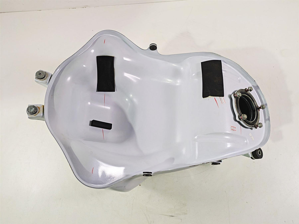 2021 Kawasaki Z900 ZR900 Fuel Gas Petrol Tank Reservoir - Dent Read 51001-0895 {{ shop.shopifyCountryName }} - Mototech271