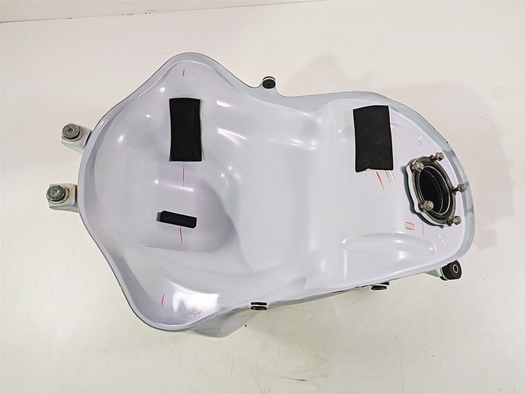 2021 Kawasaki Z900 ZR900 Fuel Gas Petrol Tank Reservoir - Dent Read 51001-0895 {{ shop.shopifyCountryName }} - Mototech271