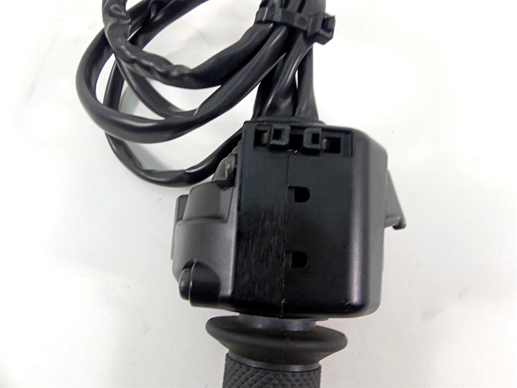 2015 KTM 1190 Adventure Right Hand Start Stop Control Switch + Grip 76011073100 {{ shop.shopifyCountryName }} - Mototech271