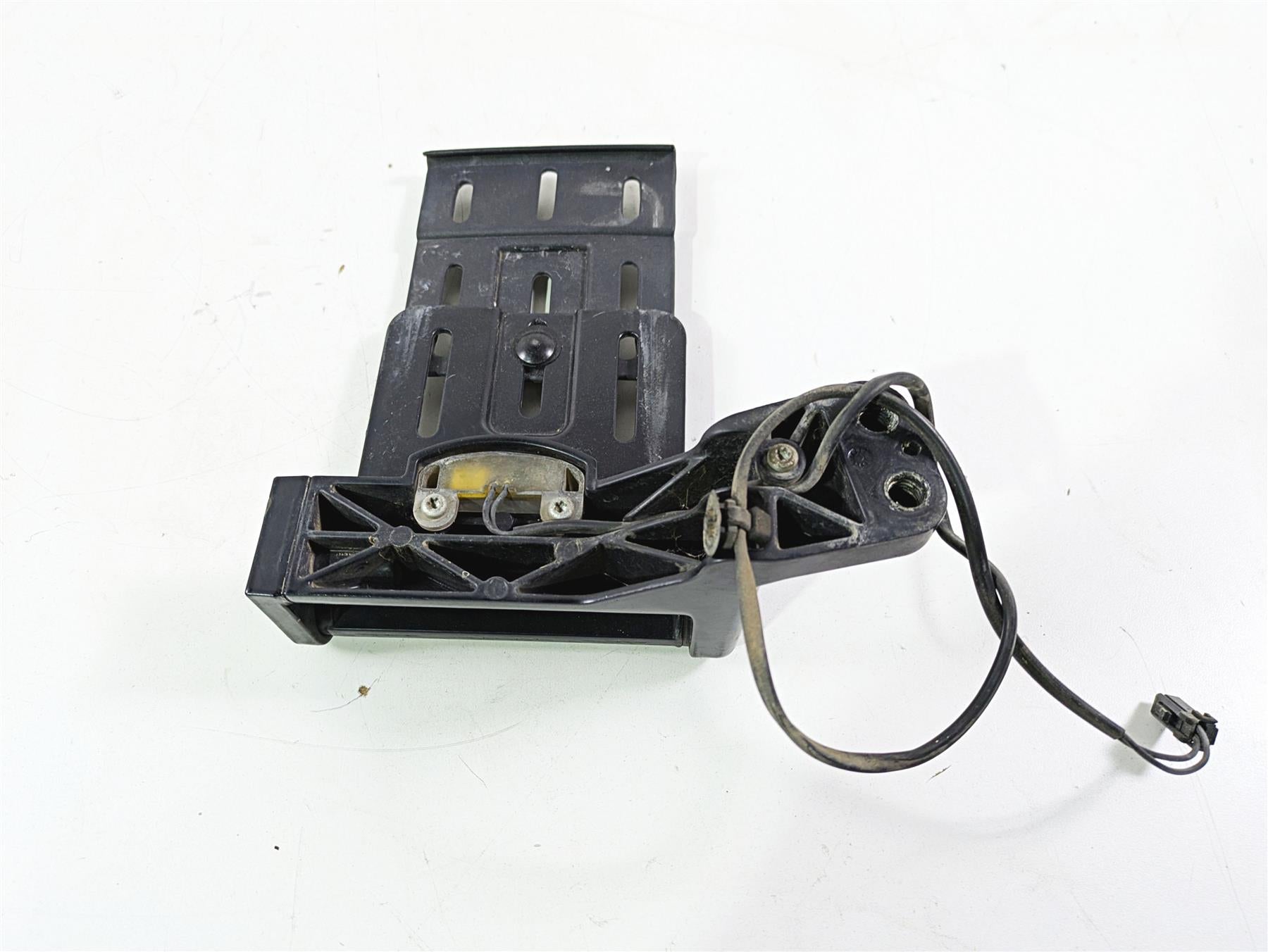 2013 Harley VRSCF Muscle Rod Side License Plate Holder 69390-09 {{ shop.shopifyCountryName }} - Mototech271