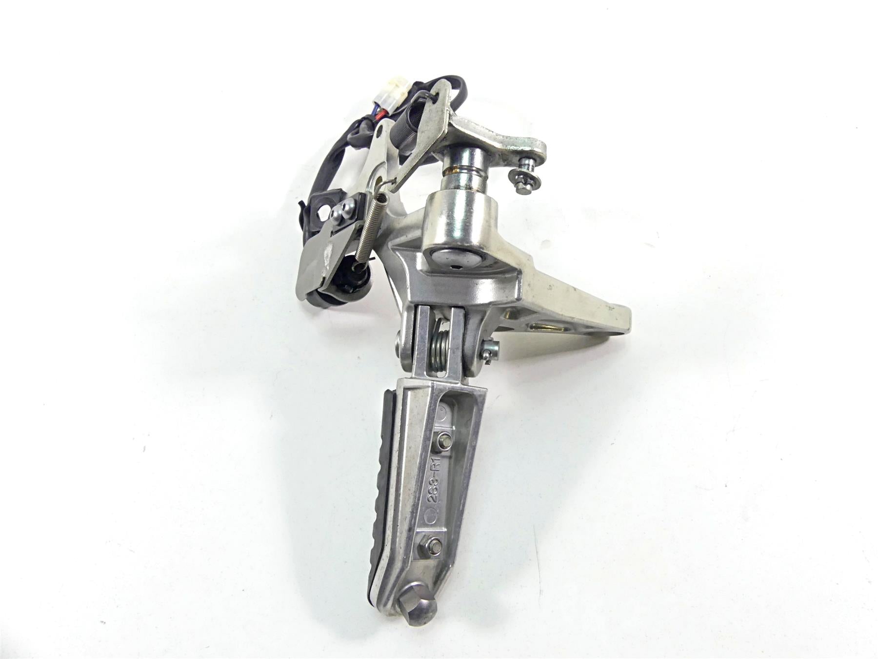 2012 Yamaha VMX17 VMAX 1700 Right Footpeg Foot Peg Res 2S3-27443-00-00 {{ shop.shopifyCountryName }} - Mototech271