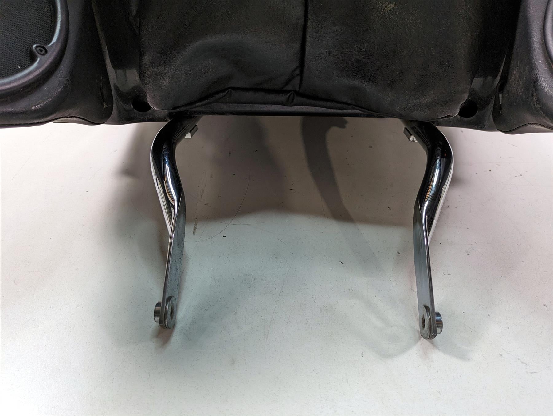 2006 Harley Touring FLHTCUI Electra Glide Vivid Black Silv Stripe Trunk 53128-06 {{ shop.shopifyCountryName }} - Mototech271