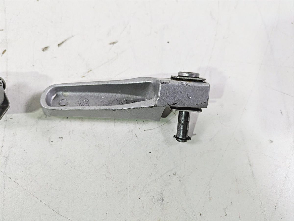 2023 BMW G310R K03 Rear Passenger Footpegs 46718553973 46718553974 {{ shop.shopifyCountryName }} - Mototech271