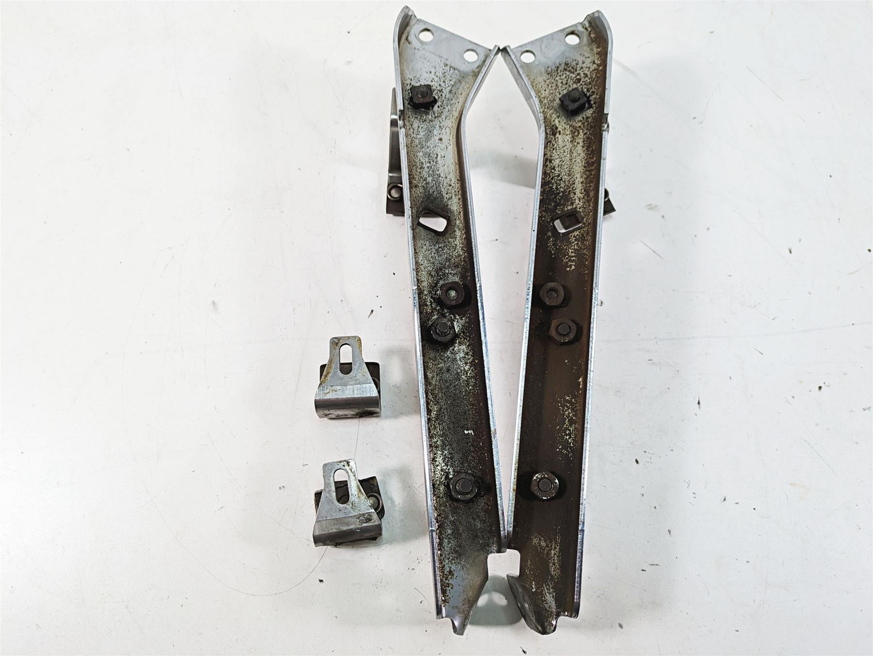 2005 Harley Touring FLHTCUI Electra Glide Saddlebag Support Mount Set 90718-79C {{ shop.shopifyCountryName }} - Mototech271