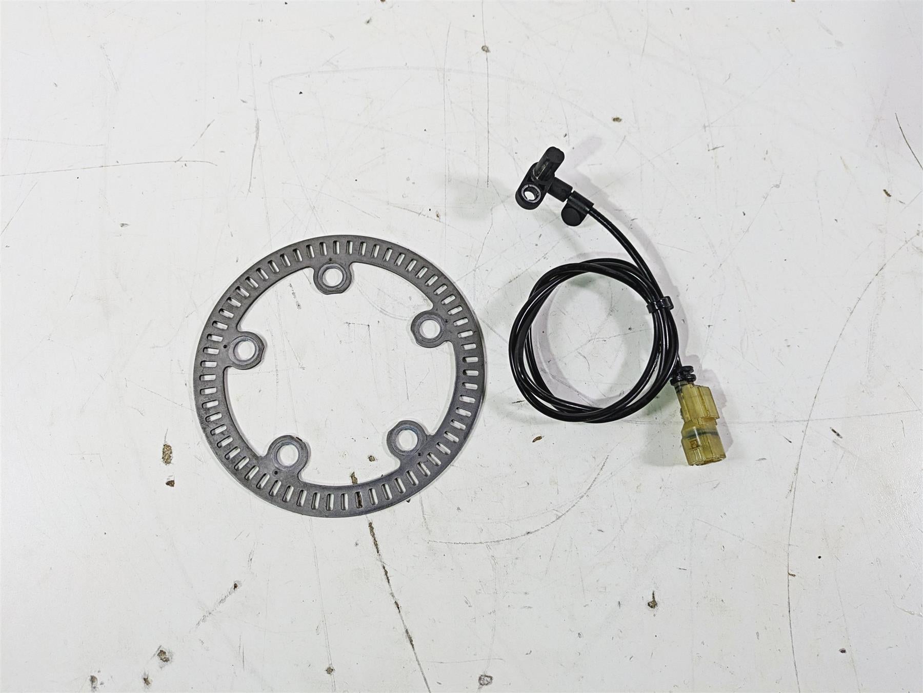 2019 Triumph Speed Triple RS 1050 Front Abs Brake Wheel Speed Sensor T2029270 {{ shop.shopifyCountryName }} - Mototech271