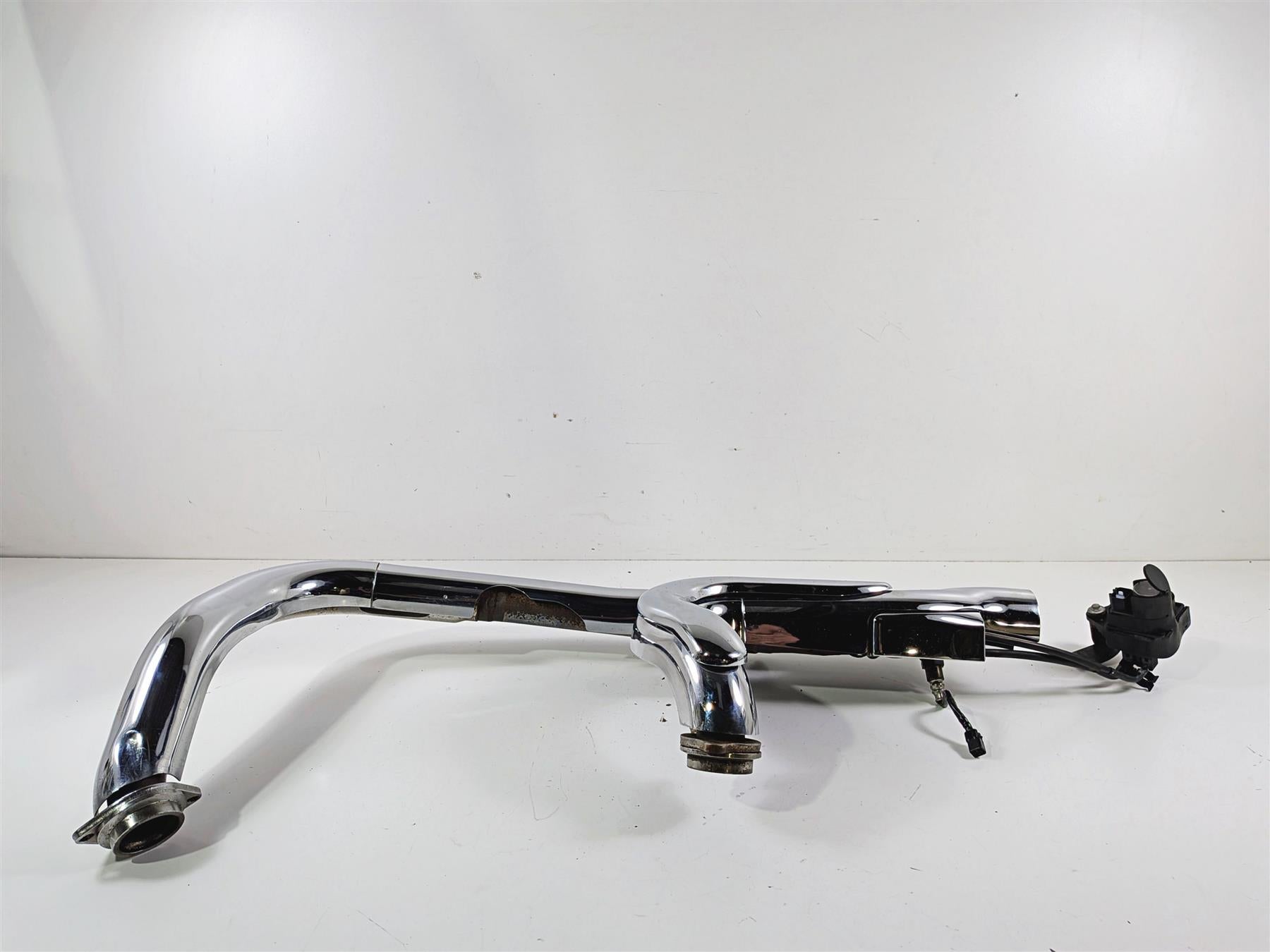 2008 Yamaha XV1900 Roadliner S Exhaust Header Manifold & Servo 1D7-14602-00-00 {{ shop.shopifyCountryName }} - Mototech271