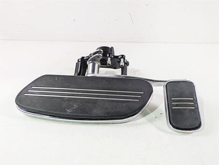 2021 Harley Touring FLTRX Road Glide Right Floor Board & Brake - Read 50688-04 {{ shop.shopifyCountryName }} - Mototech271