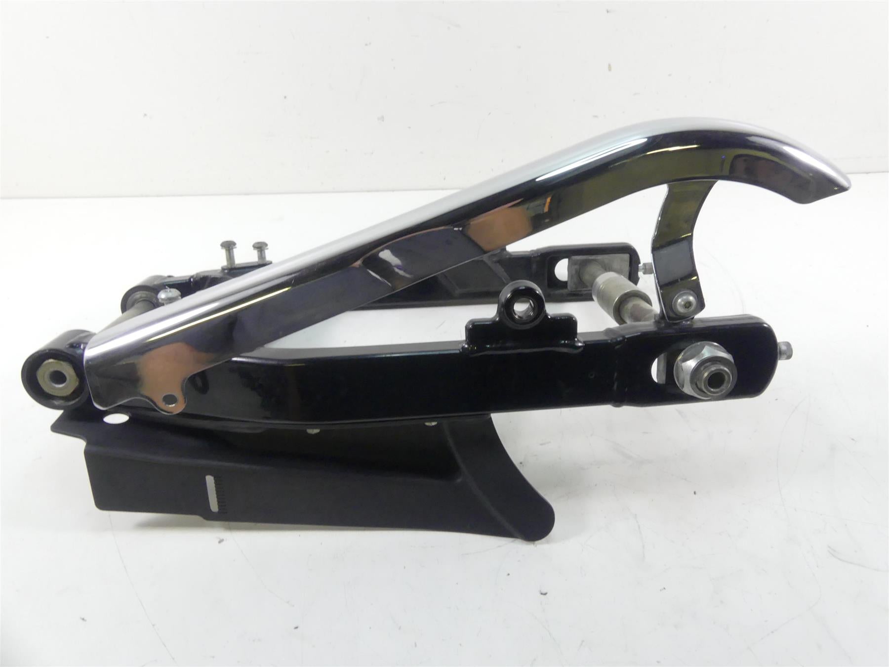 2015 Harley FXDL Dyna Low Rider Rear Swingarm & Belt Guards + 25mm Axle 47820-10 {{ shop.shopifyCountryName }} - Mototech271