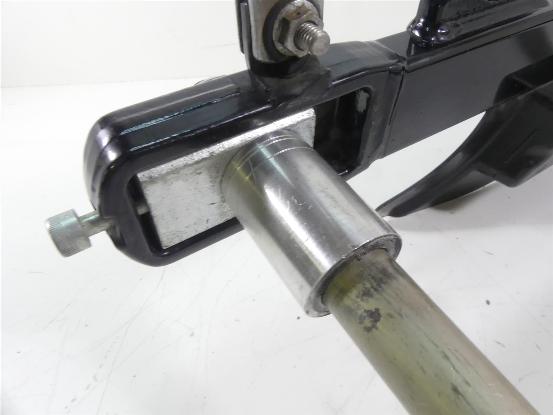 2009 Harley FXDF Dyna Fat Bob Rear Swingarm Swing Arm + Axle & Guard 47820-06 {{ shop.shopifyCountryName }} - Mototech271