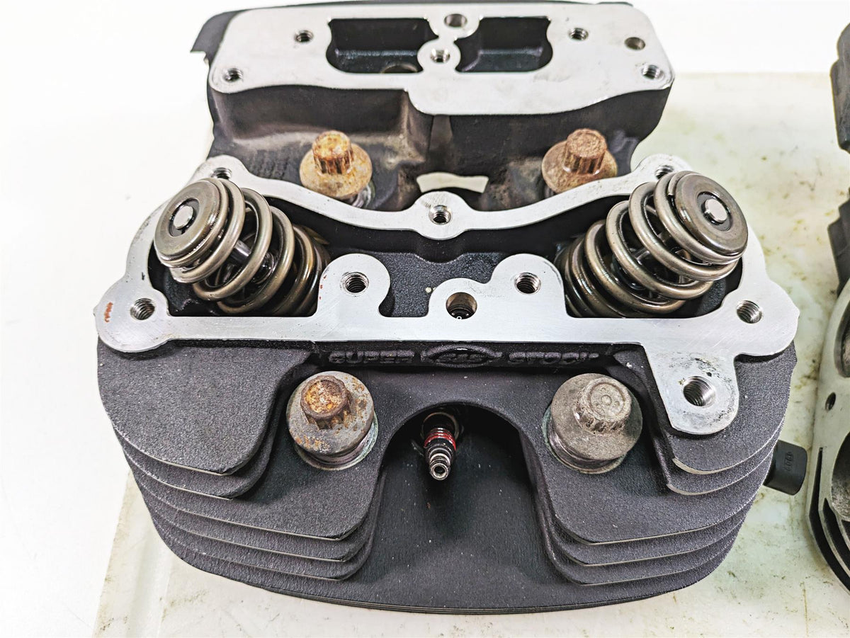 S&S Cycle Super Stock Twin Cam Cylinder Head Set 90-1050R-S F00404 {{ shop.shopifyCountryName }} - Mototech271