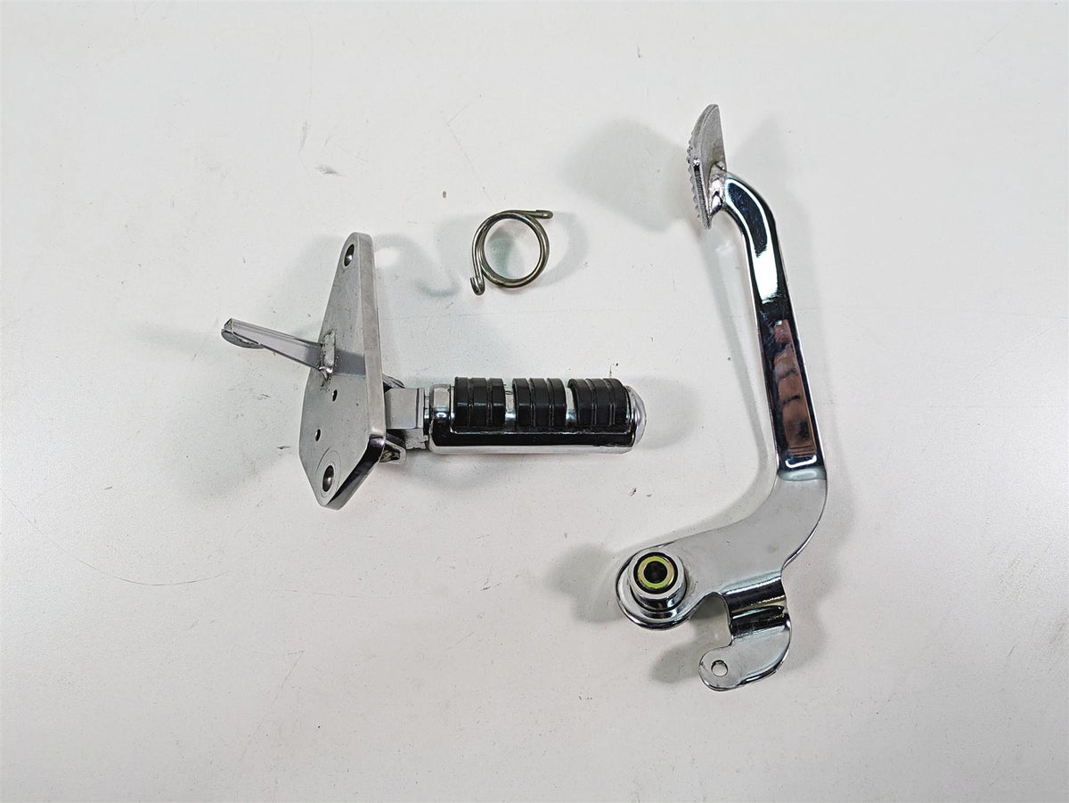 2006 Honda VT1100 C2 Shadow Front Right Footpeg & Brake Pedal 50615-MCK-A00 {{ shop.shopifyCountryName }} - Mototech271