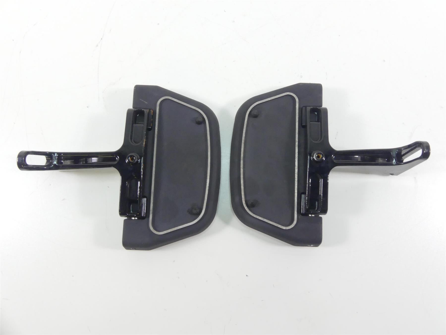2016 Harley Touring FLHR Road King Rear Passenger Floor Board Set 52719-10 {{ shop.shopifyCountryName }} - Mototech271