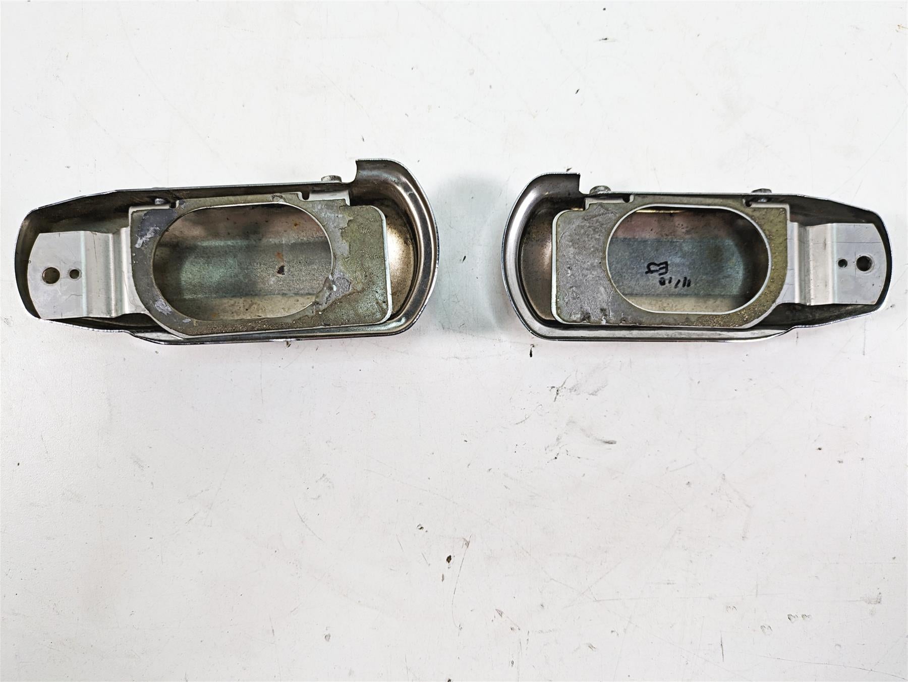 2009 Harley Dyna FXDFSE CVO Fat Bob Low Profile Rear Axel Cover Set 47645-09 {{ shop.shopifyCountryName }} - Mototech271