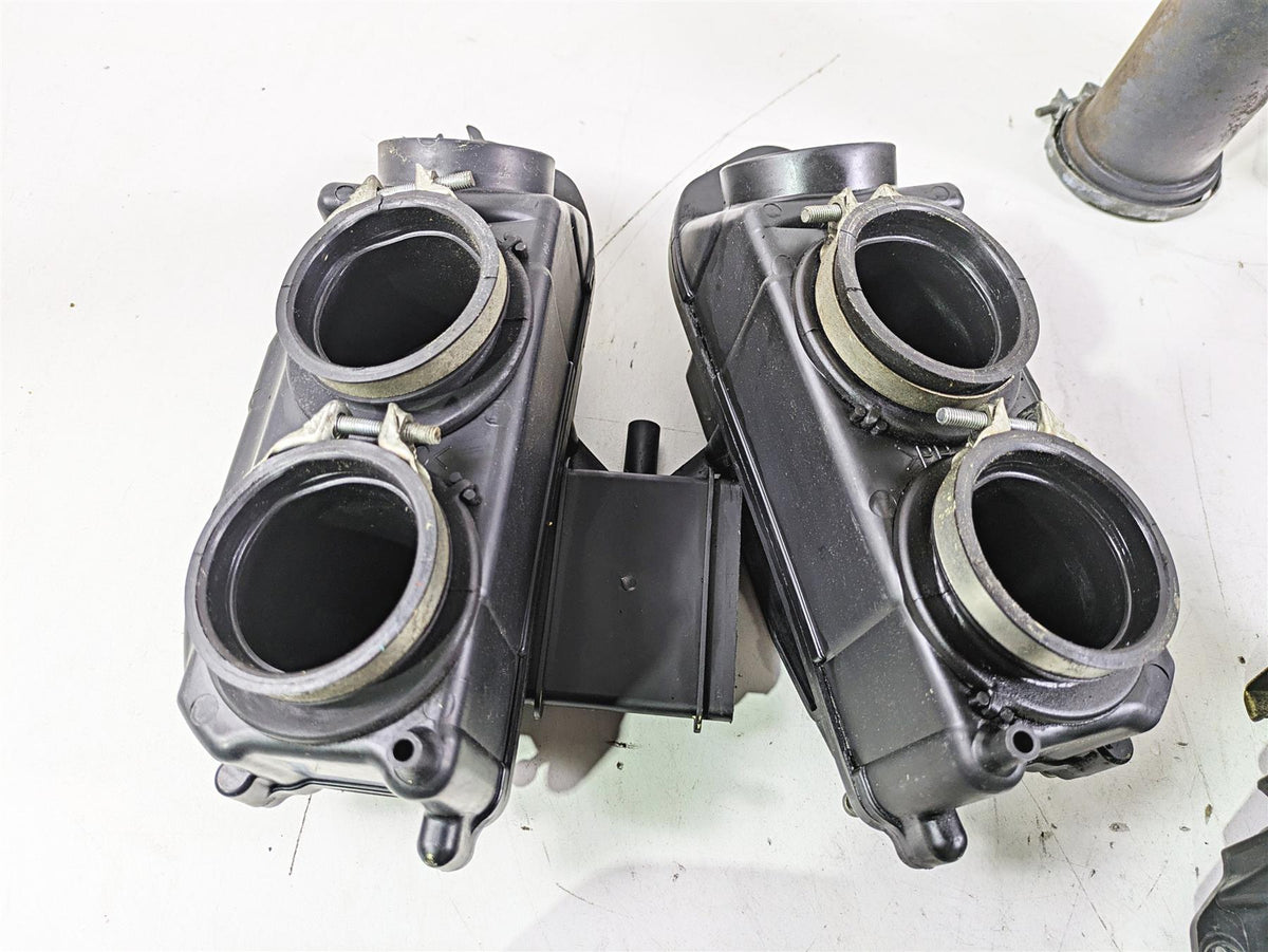 2004 Yamaha XVZ1300 Royal Star Air Box Cleaner Breather Set 4XY-1442A-00-00 {{ shop.shopifyCountryName }} - Mototech271