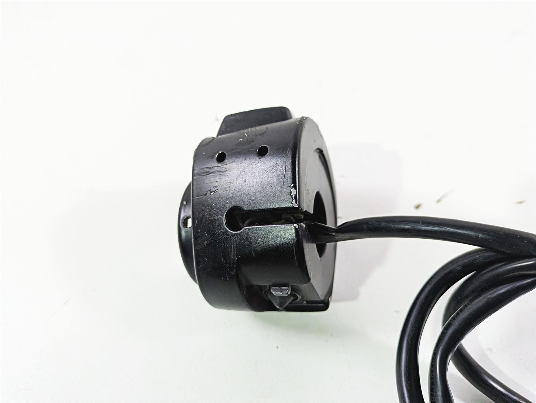 2014 Harley FLS Softail Slim Left Hand Control Turn Signal Switch 72949-12A {{ shop.shopifyCountryName }} - Mototech271