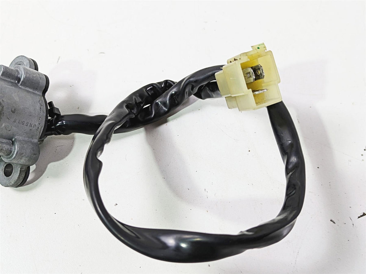 2001 Honda VT1100 Shadow Sabre Ignition Switch Key Lock Set 35100-MCK-A00 {{ shop.shopifyCountryName }} - Mototech271