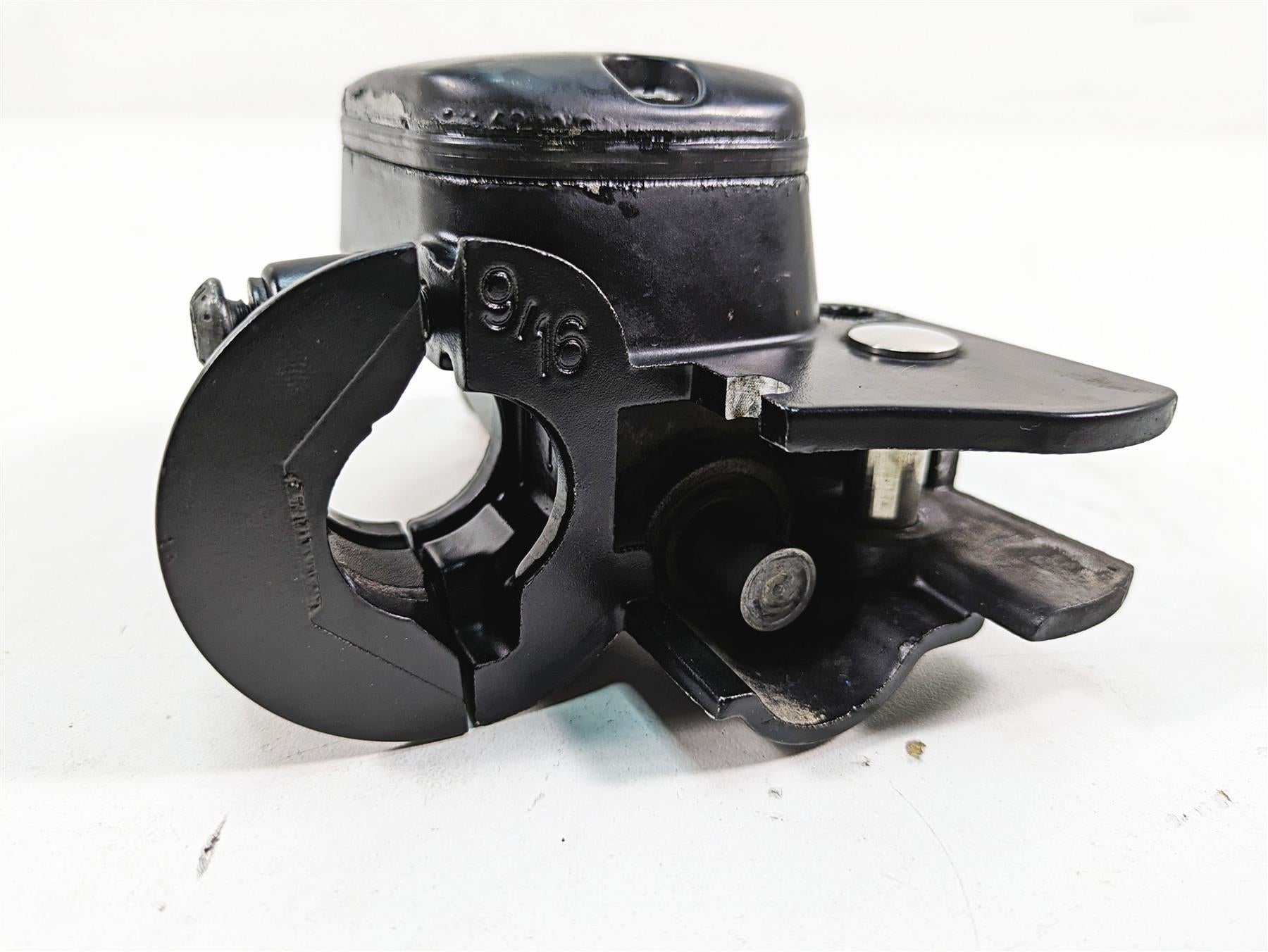 2012 Harley FLD Dyna Switchback Front Brake Master Cylinder 9/16" 45029-11C {{ shop.shopifyCountryName }} - Mototech271