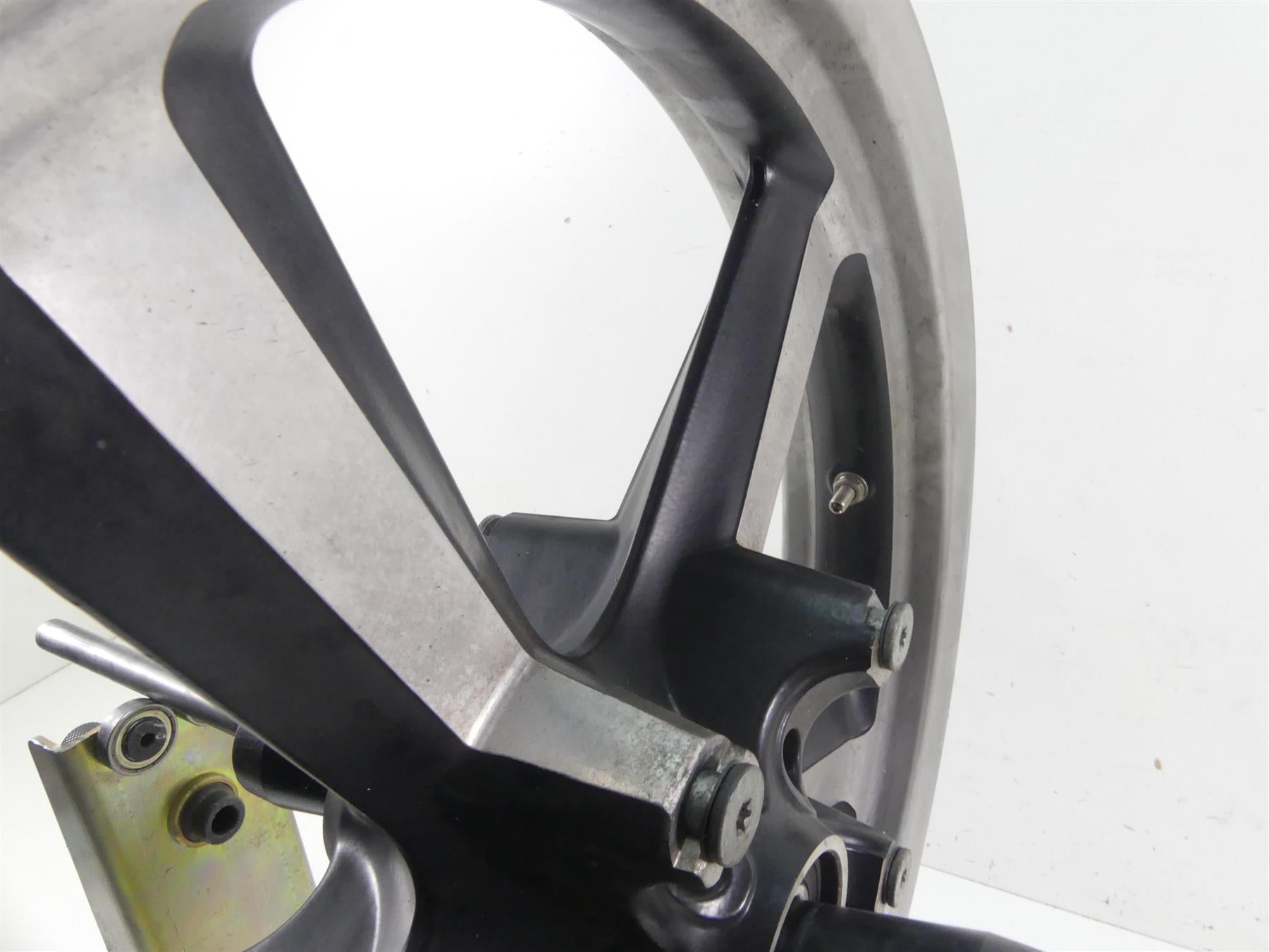 2012 Harley VRSCF Muscle Rod Straight 19x3 Front Wheel Rim 41670-09 {{ shop.shopifyCountryName }} - Mototech271