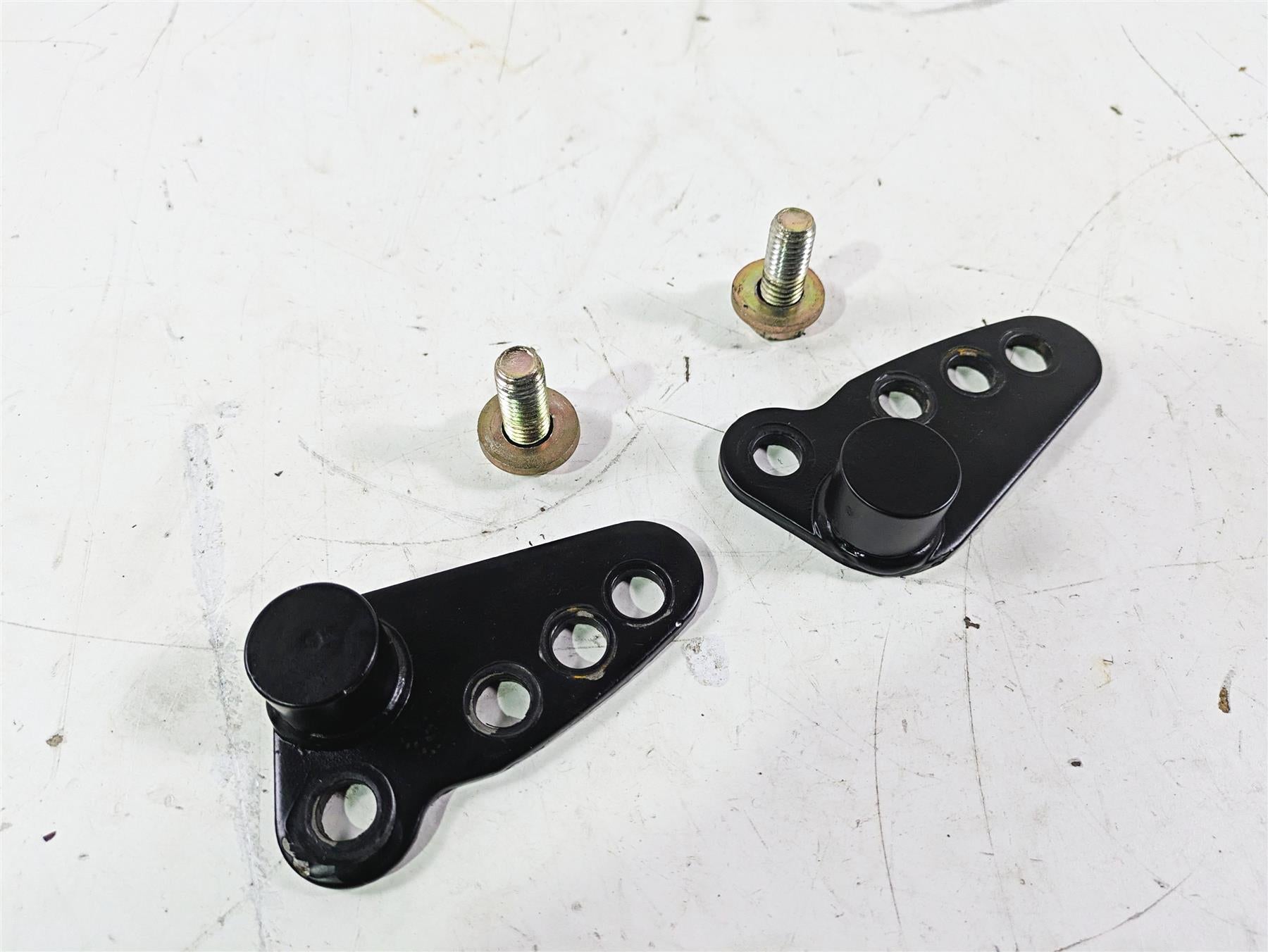 2007 Harley Touring FLHTCU SE CVO E-Glide Adjustable 1-3" Lowering Bracket Kit {{ shop.shopifyCountryName }} - Mototech271