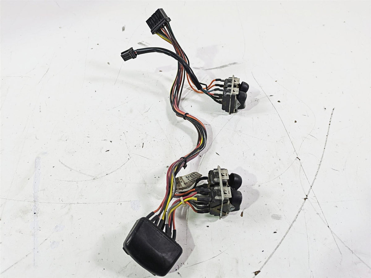 2007 Harley Touring FLHTCU SE CVO E-Glide Auxiliary Switch Set 70290-07 {{ shop.shopifyCountryName }} - Mototech271