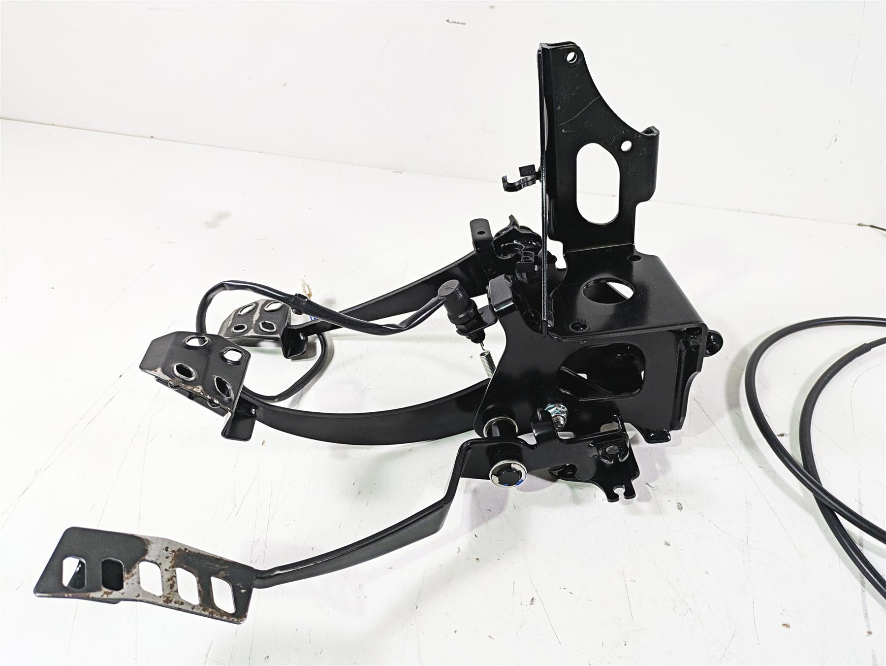 2022 Yamaha YXZ1000 R Foot Pedal Set & Cables 2HC-F2548-11-00 {{ shop.shopifyCountryName }} - Mototech271