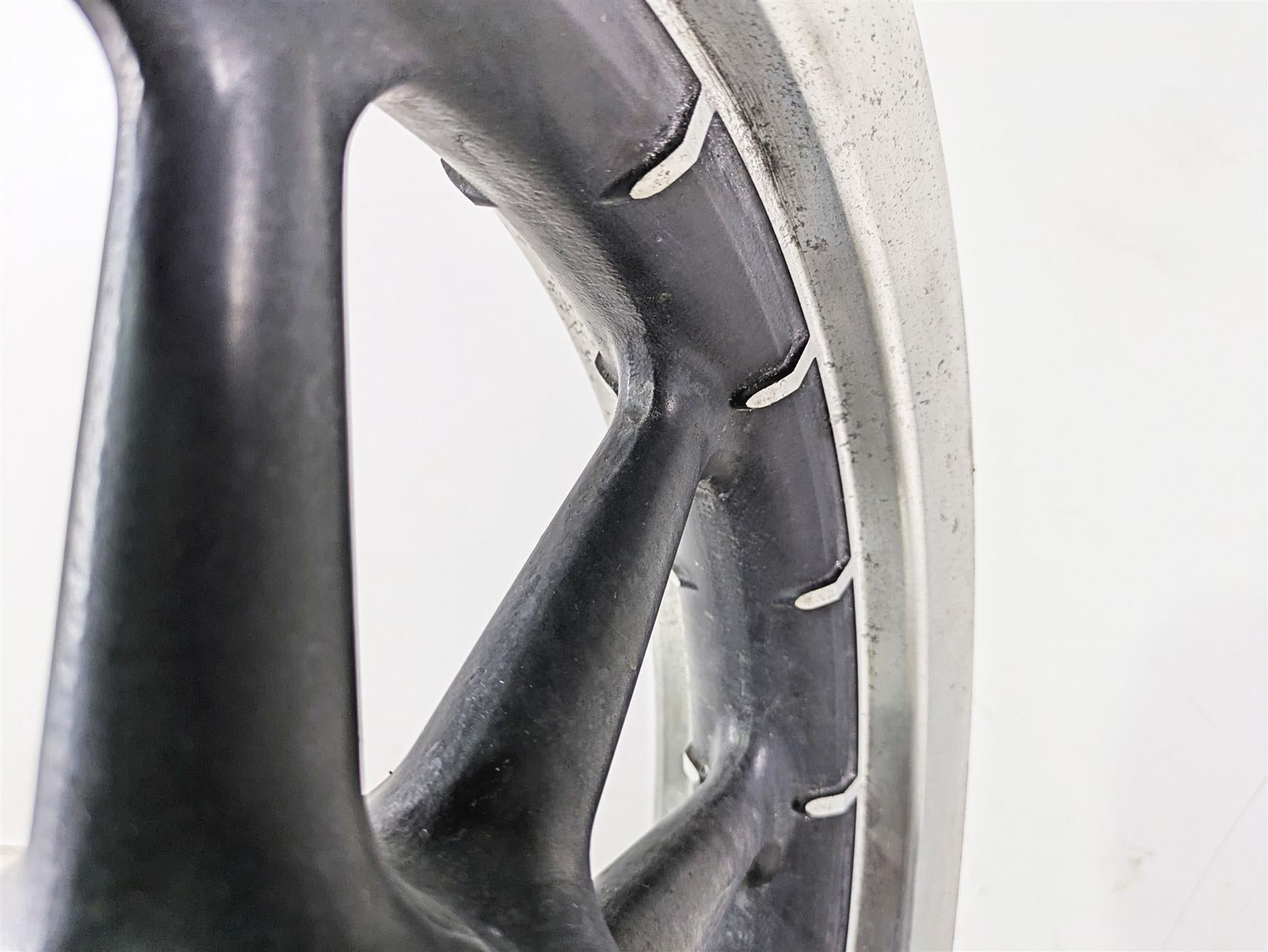 2003 Harley Touring FLHTCUI E-Glide 100th Straight 16x3 Front Wheel 43493-00 {{ shop.shopifyCountryName }} - Mototech271