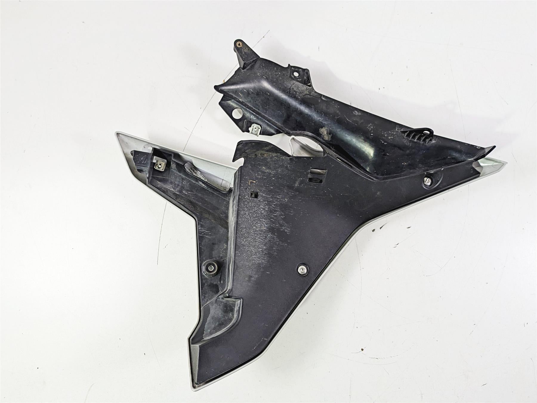 2016 BMW R1200RS K54 Left Main Radiator Cover Fairing Lightgrey 46638556735 {{ shop.shopifyCountryName }} - Mototech271