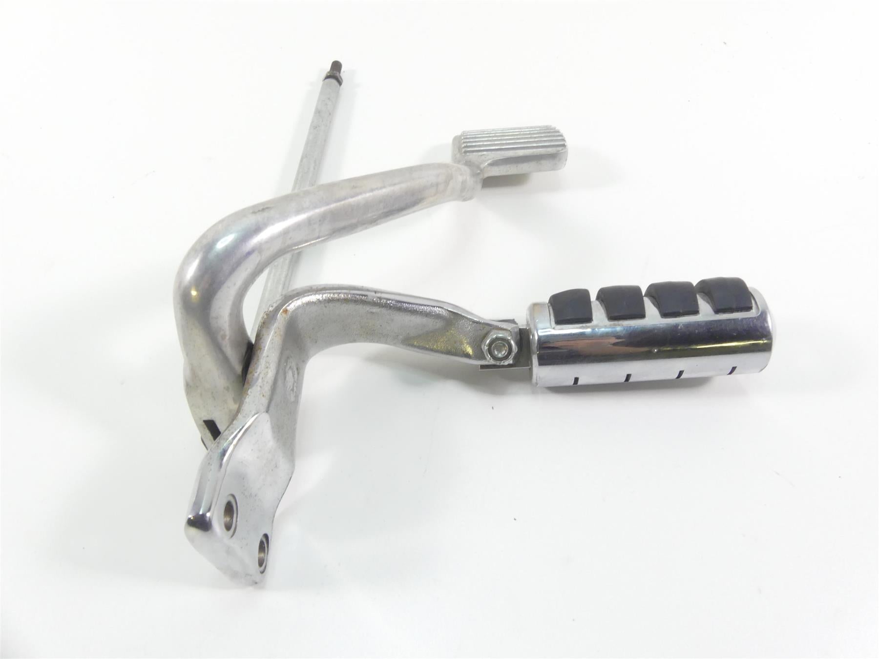 1999 Harley Dyna FXDL Low Rider Right Front Mid Footpeg & Brake Pedal 42502-90B {{ shop.shopifyCountryName }} - Mototech271