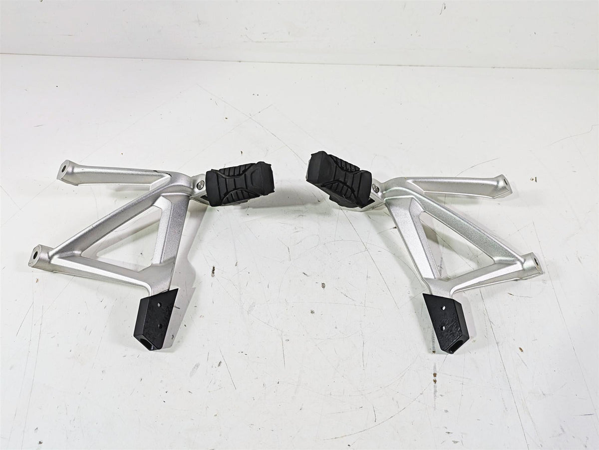2016 BMW R1200GS GSW K50 Rear Passenger Footpeg Set 46718528793 46718528794 {{ shop.shopifyCountryName }} - Mototech271