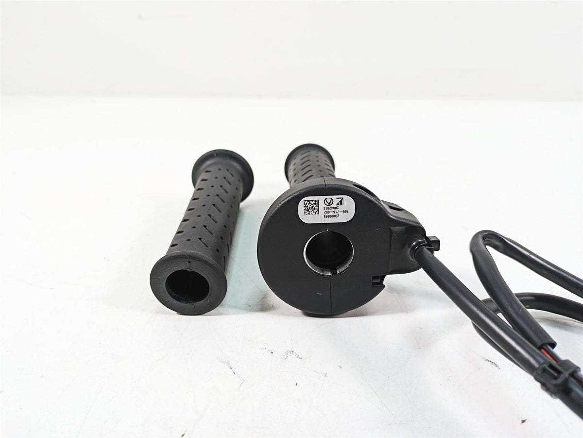 2020 Moto Guzzi V85 TT Adventure E-Throttle Hand Grip Set 2D000095 {{ shop.shopifyCountryName }} - Mototech271