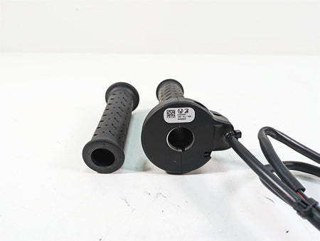 2020 Moto Guzzi V85 TT Adventure E-Throttle Hand Grip Set 2D000095 {{ shop.shopifyCountryName }} - Mototech271