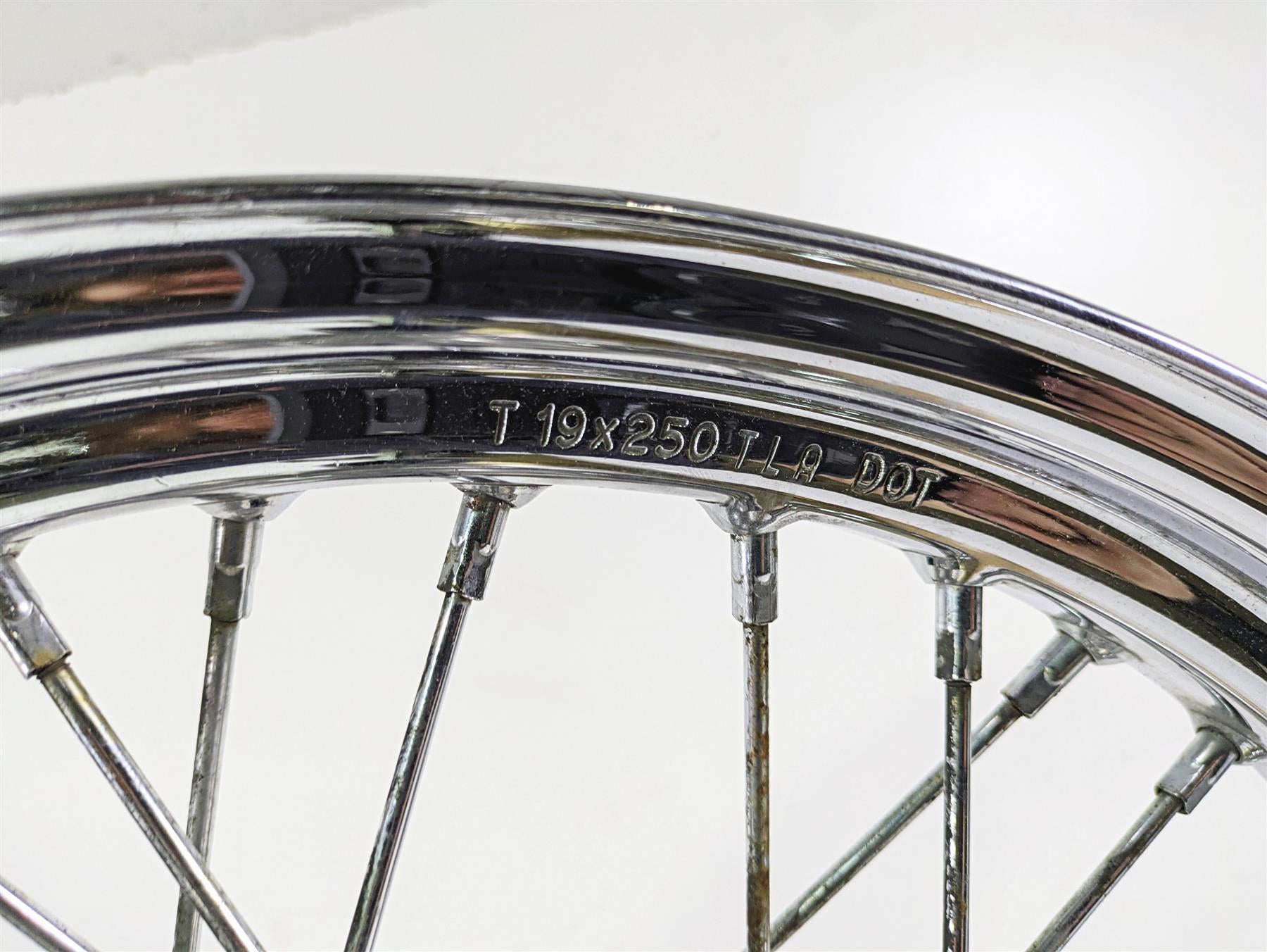 2011 Harley FXDC Dyna Super Glide Front Wheel Rim 19x2.5 0.66mm Runout 43105-08 {{ shop.shopifyCountryName }} - Mototech271
