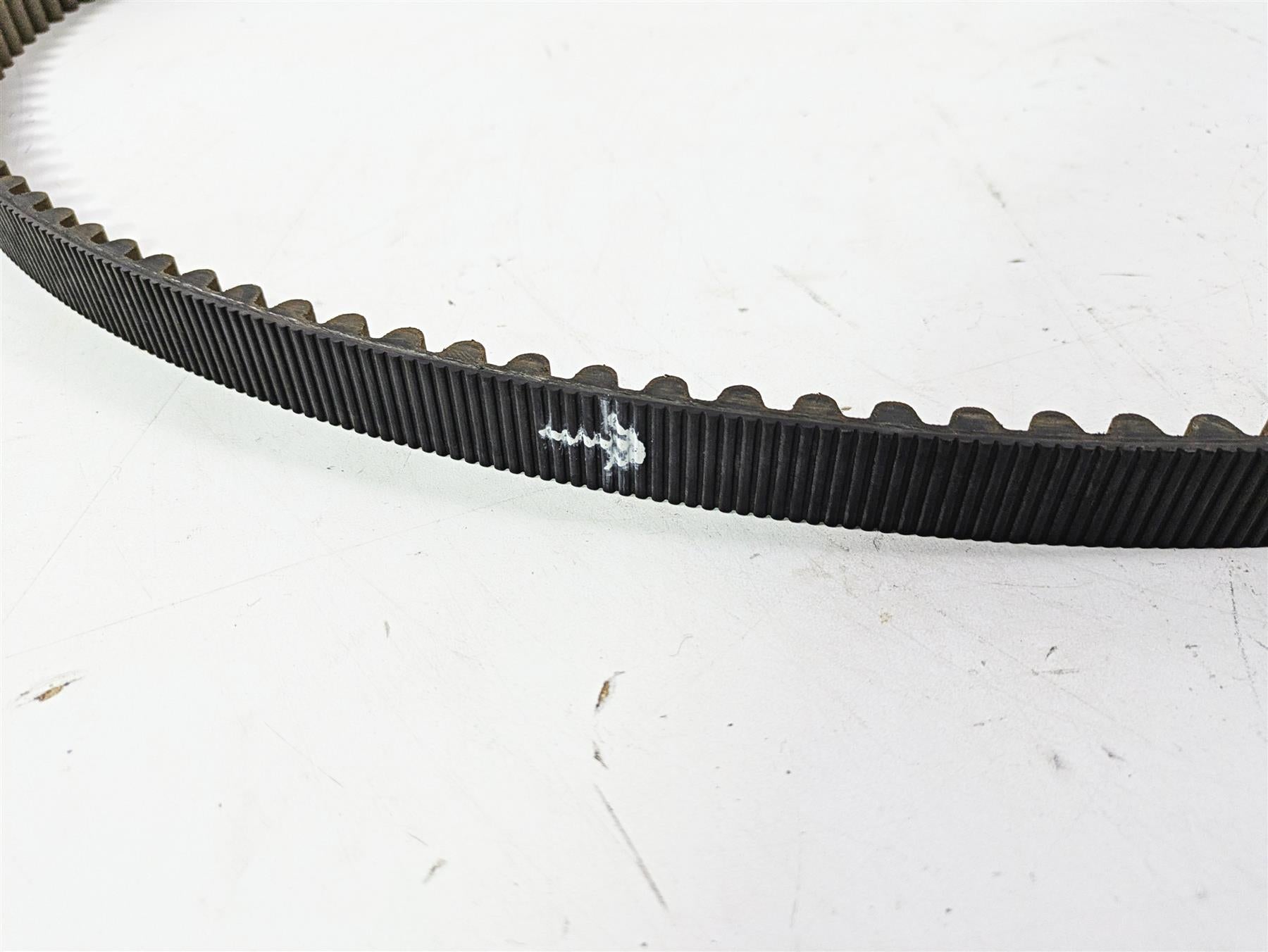 2018 Indian Chieftain Limited Rear Drive Belt 152T 24mm Wide 3211168 {{ shop.shopifyCountryName }} - Mototech271