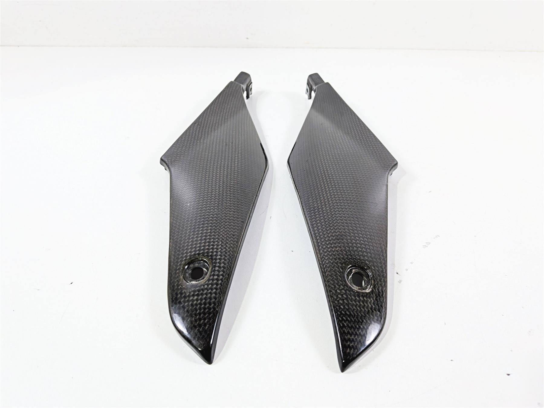 2008 Aprilia RSVR 1000 Factory Carbon Under Seat Side Cover Set 8179402 {{ shop.shopifyCountryName }} - Mototech271
